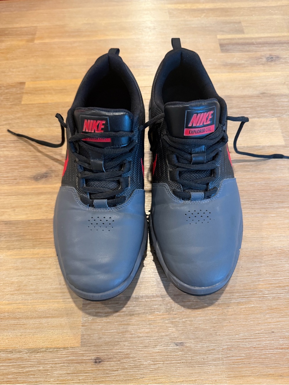 Nike Explorer CTRL Golf Shoes Mens 8.5 Gray Black Red Spikeless 704694-008